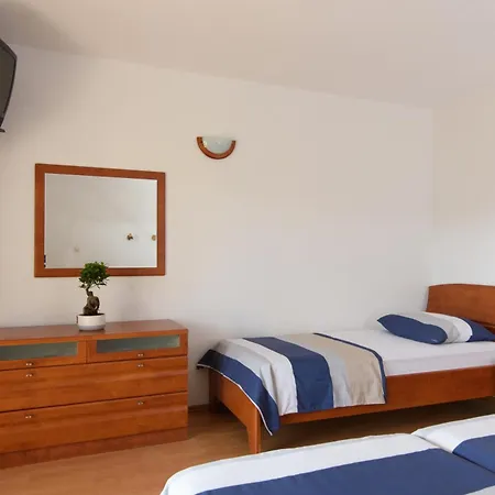 Apartment A 2 W Shared Pool And Balcony Near The