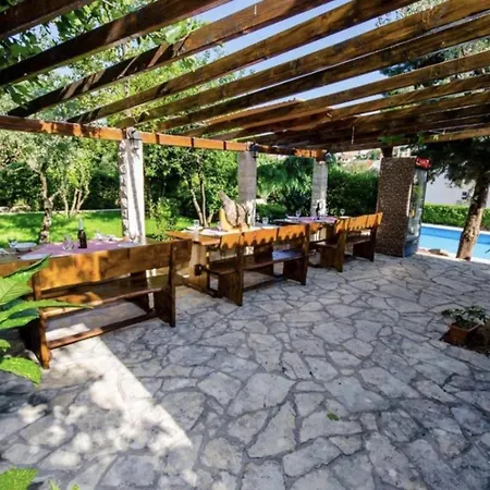 A 2 W Shared Pool And Balcony Near The *