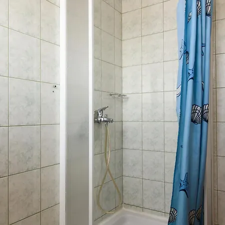 Lejlighed A 2 W Shared Pool And Balcony Near The