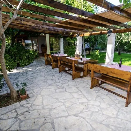 Daire A 2 W Shared Pool And Balcony Near The